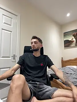 Snapshot of mixedcouplee69 chatting on 09/30/25, 08:03 mixedcouplee69 online show from 09/30/25, 08:03