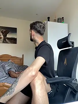 Snapshot of mixedcouplee69 chatting on 10/02/25, 02:02 mixedcouplee69 online show from 10/02/25, 02:02