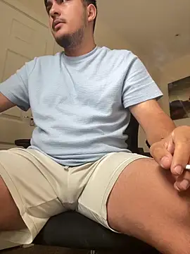 Snapshot of mixedcouplee69 chatting on 10/09/25, 10:02 mixedcouplee69 online show from 10/09/25, 10:02