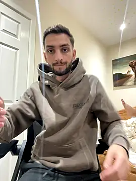 Snapshot of mixedcouplee69 chatting on 10/21/25, 05:57 mixedcouplee69 online show from 10/21/25, 05:57