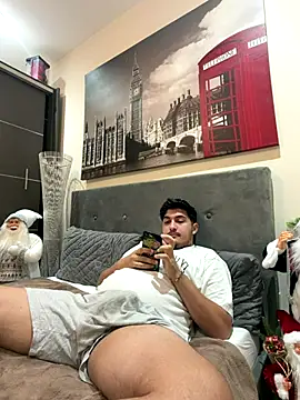 Snapshot of mixedcouplee69 chatting on 11/12/25, 10:20 mixedcouplee69 online show from 11/12/25, 10:20