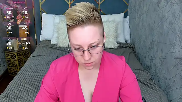 Snapshot of AlexandraGreen chatting on 09/08/25, 09:25 AlexandraGreen online show from 09/08/25, 09:25