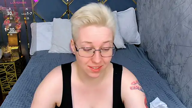 Snapshot of AlexandraGreen chatting on 11/02/25, 03:58 AlexandraGreen online show from 11/02/25, 03:58