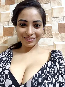 Snapshot of QUEEN-ADITI chatting on 09/16/25, 02:01 QUEEN-ADITI online show from 09/16/25, 02:01