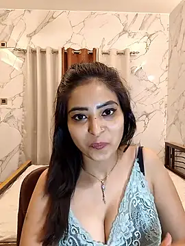 Snapshot of QUEEN-ADITI chatting on 03/08/26, 02:04 QUEEN-ADITI online show from 03/08/26, 02:04