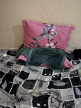 Snapshot of hahaha1319 chatting on 10/01/25, 04:18 hahaha1319 online show from 10/01/25, 04:18