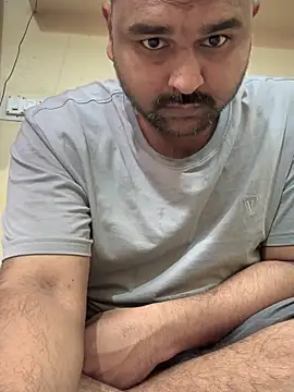 Snapshot of hahaha1319 chatting on 11/14/25, 08:18 hahaha1319 online show from 11/14/25, 08:18