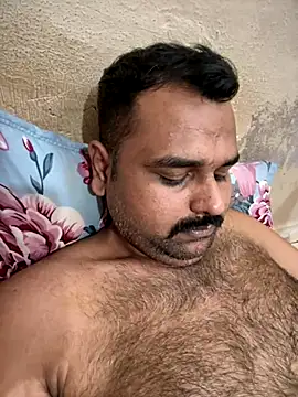 Snapshot of hahaha1319 chatting on 11/24/25, 03:12 hahaha1319 online show from 11/24/25, 03:12