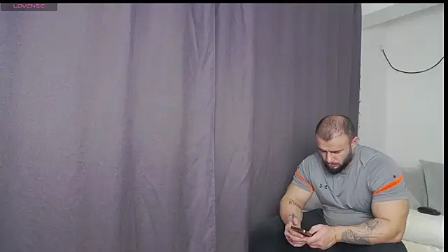 Snapshot of RickyMiami1 chatting on 01/07/26, 06:54 RickyMiami1 online show from 01/07/26, 06:54