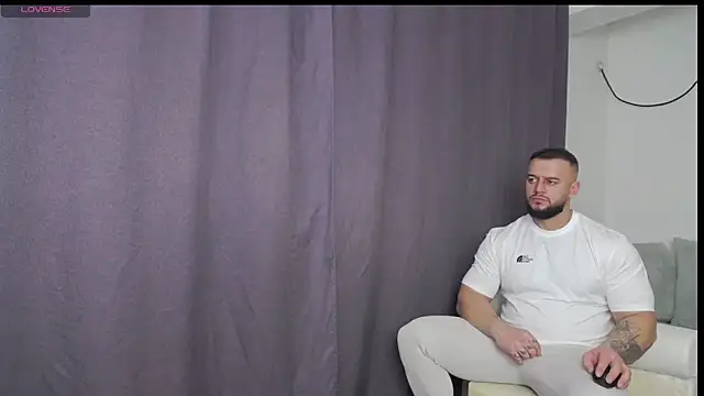 Snapshot of RickyMiami1 chatting on 02/26/26, 07:24 RickyMiami1 online show from 02/26/26, 07:24