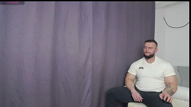 Snapshot of RickyMiami1 chatting on 03/11/26, 06:58 RickyMiami1 online show from 03/11/26, 06:58