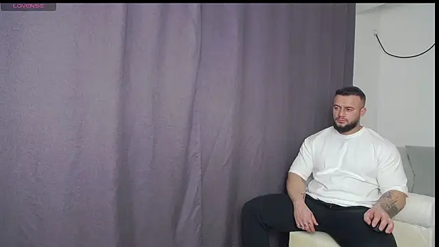 Snapshot of RickyMiami1 chatting on 03/24/26, 06:57 RickyMiami1 online show from 03/24/26, 06:57