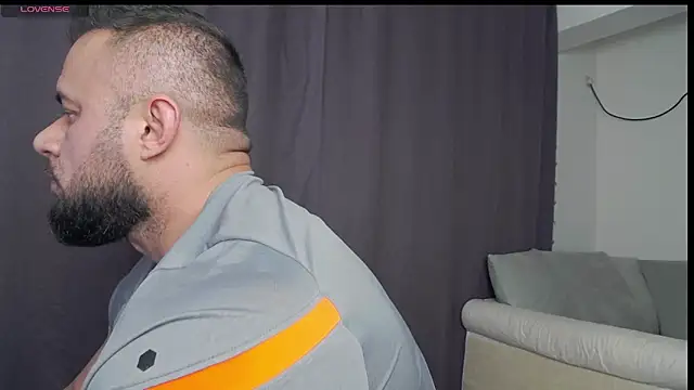 Snapshot of RickyMiami1 chatting on 04/07/26, 06:52 RickyMiami1 online show from 04/07/26, 06:52