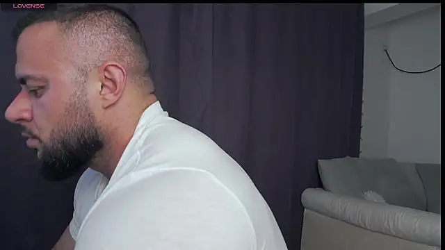 Snapshot of RickyMiami1 chatting on 04/13/26, 06:13 RickyMiami1 online show from 04/13/26, 06:13