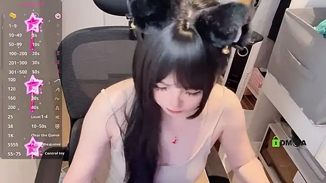 Snapshot of Zora_888 chatting on 09/18/25, 05:04 Zora 888 online show from 09/18/25, 05:04