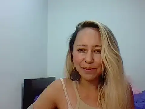 leah susman online show from 09/11/25, 02:00