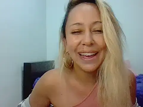 leah susman online show from 09/12/25, 02:33