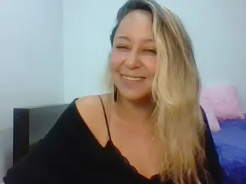 leah susman online show from 11/20/25, 01:50