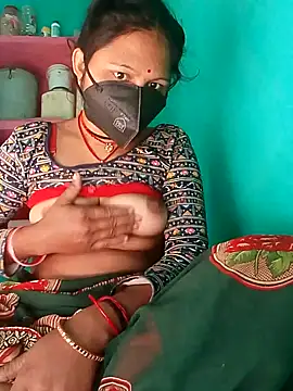 Snapshot of Priyanka_thakurr chatting on 11/10/25, 04:11 Priyanka thakurr online show from 11/10/25, 04:11