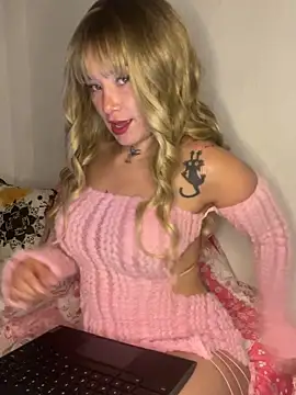 saraycat  online show from 10/17/25, 11:40