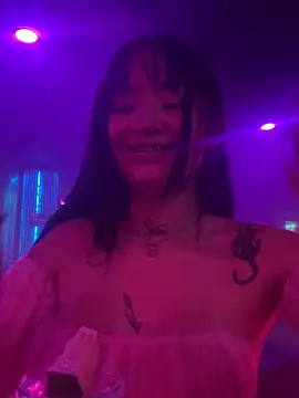 saraycat  online show from 10/26/25, 04:07