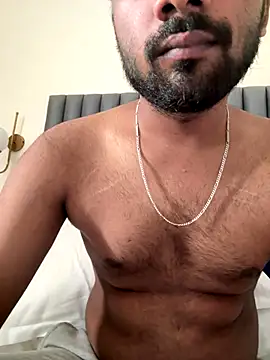 Snapshot of desi_indicoc chatting on 12/18/25, 10:21 desi indicoc online show from 12/18/25, 10:21