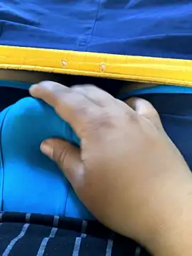 Snapshot of brayan_per chatting on 01/19/26, 02:43 brayan per online show from 01/19/26, 02:43