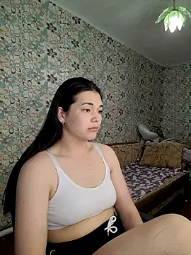 Snapshot of Albi_Glow chatting on 09/28/25, 07:47 Albi Glow online show from 09/28/25, 07:47