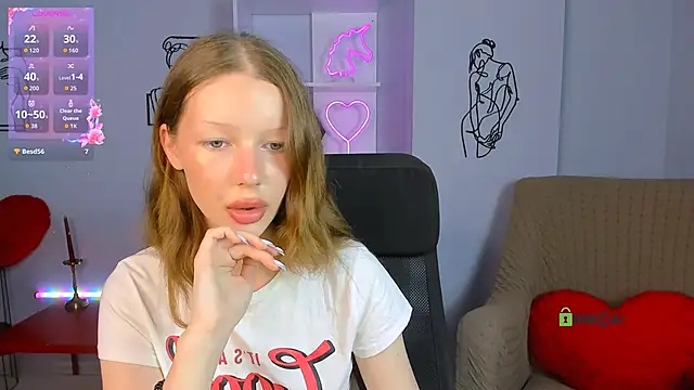 Snapshot of khloebeauty chatting on 09/21/25, 05:53 khloebeauty online show from 09/21/25, 05:53