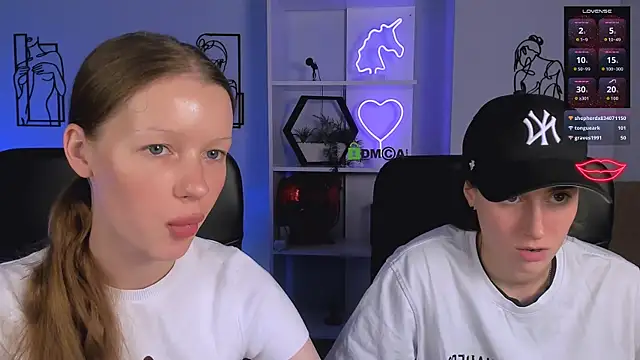 Snapshot of khloebeauty chatting on 10/06/25, 07:11 khloebeauty online show from 10/06/25, 07:11