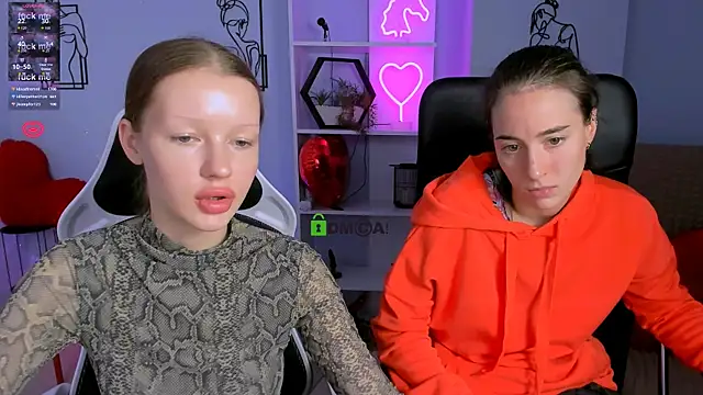 Snapshot of khloebeauty chatting on 10/10/25, 07:13 khloebeauty online show from 10/10/25, 07:13