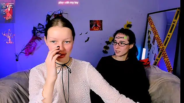 Snapshot of khloebeauty chatting on 10/25/25, 07:41 khloebeauty online show from 10/25/25, 07:41