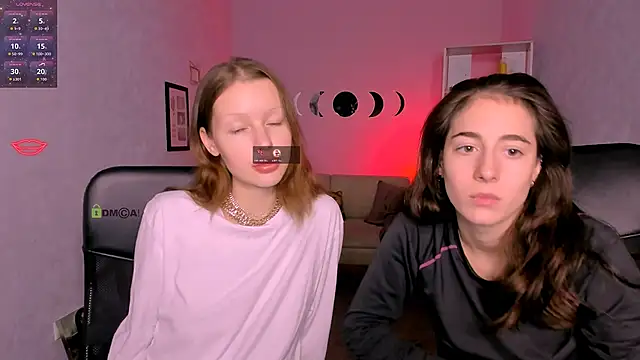 Snapshot of khloebeauty chatting on 11/14/25, 08:07 khloebeauty online show from 11/14/25, 08:07