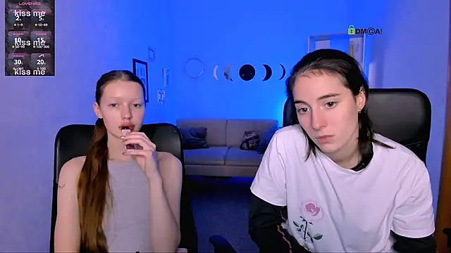 Snapshot of khloebeauty chatting on 11/19/25, 08:20 khloebeauty online show from 11/19/25, 08:20