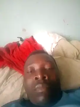 Snapshot of Mrhugeblack chatting on 09/28/25, 08:31 Mrhugeblack online show from 09/28/25, 08:31