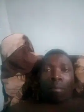 Snapshot of Mrhugeblack chatting on 10/10/25, 11:15 Mrhugeblack online show from 10/10/25, 11:15