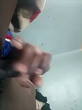 Snapshot of Mrhugeblack chatting on 10/12/25, 08:35 Mrhugeblack online show from 10/12/25, 08:35