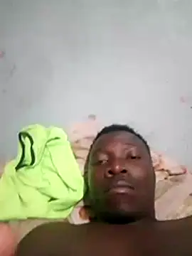 Snapshot of Mrhugeblack chatting on 10/14/25, 09:59 Mrhugeblack online show from 10/14/25, 09:59