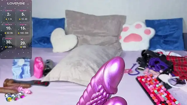 Snapshot of KittySweetness chatting on 10/15/25, 12:49 KittySweetness online show from 10/15/25, 12:49