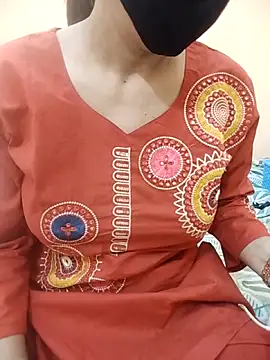 Snapshot of meenu_bhabhi547 chatting on 04/23/26, 12:29 meenu bhabhi547 online show from 04/23/26, 12:29