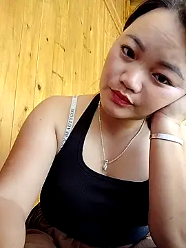 Snapshot of lusy-000 chatting on 10/13/25, 06:24 lusy-000 online show from 10/13/25, 06:24