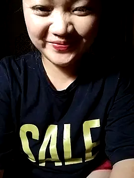 Snapshot of lusy-000 chatting on 10/16/25, 02:51 lusy-000 online show from 10/16/25, 02:51