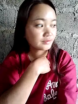 Snapshot of lusy-000 chatting on 10/19/25, 09:43 lusy-000 online show from 10/19/25, 09:43