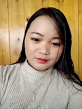 Snapshot of lusy-000 chatting on 10/24/25, 01:24 lusy-000 online show from 10/24/25, 01:24