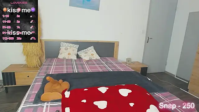 EvaLone1 online show from 09/19/25, 07:10