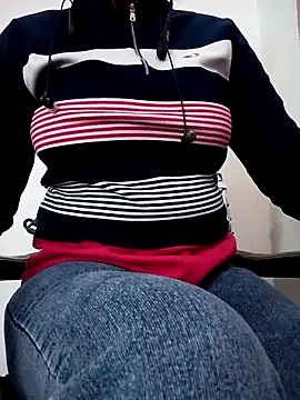 Snapshot of Rekha_89 chatting on 12/19/25, 03:24 Rekha 89 online show from 12/19/25, 03:24