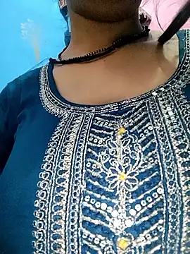 Snapshot of Rekha_89 chatting on 04/23/26, 04:14 Rekha 89 online show from 04/23/26, 04:14