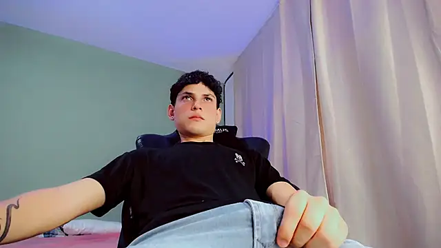 dilan hott  online show from 09/10/25, 08:20