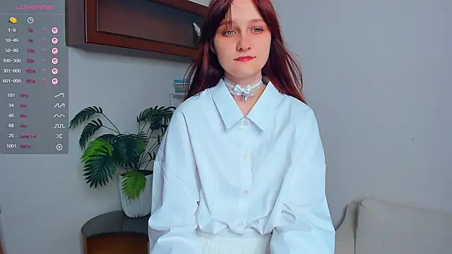 Snapshot of KatyKufel chatting on 09/16/25, 06:53 KatyKufel online show from 09/16/25, 06:53