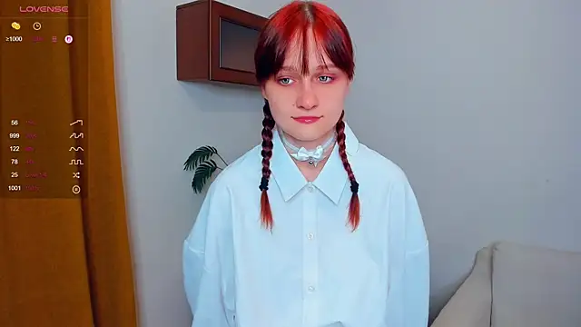 Snapshot of KatyKufel chatting on 09/24/25, 06:44 KatyKufel online show from 09/24/25, 06:44